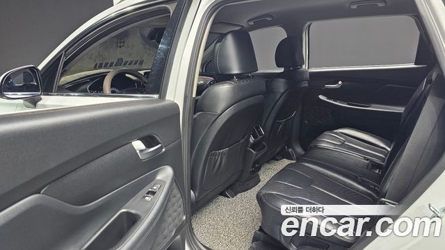 Hyundai Santafe 2019 — photo 21