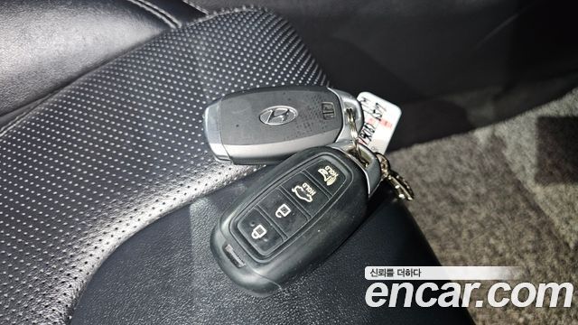 Hyundai Santafe 2019 — photo 34