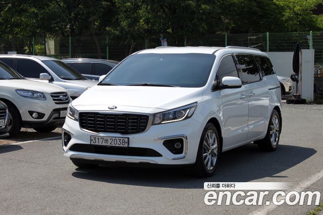 Kia Canival 2020 — photo 1
