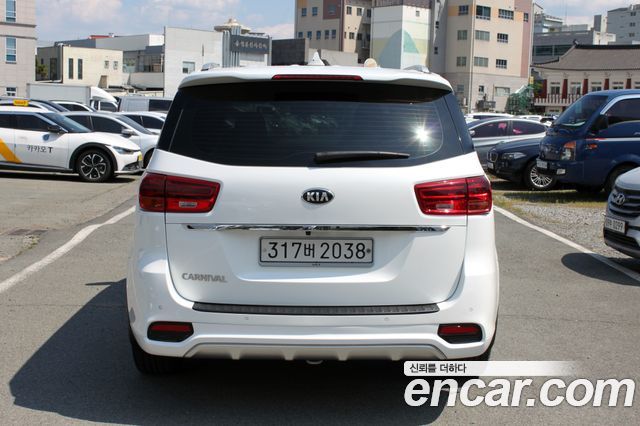Kia Canival 2020 — photo 5