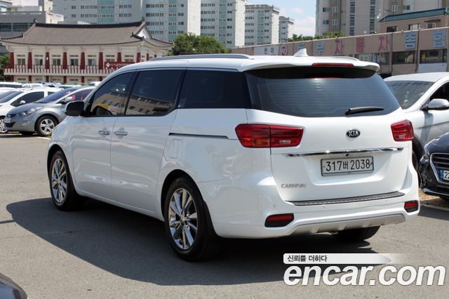 Kia Canival 2020 — photo 6