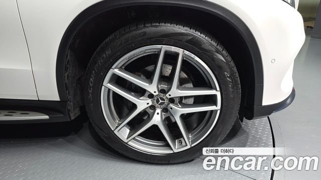 Mercedes-Benz GLE-Class 2017 — photo 5