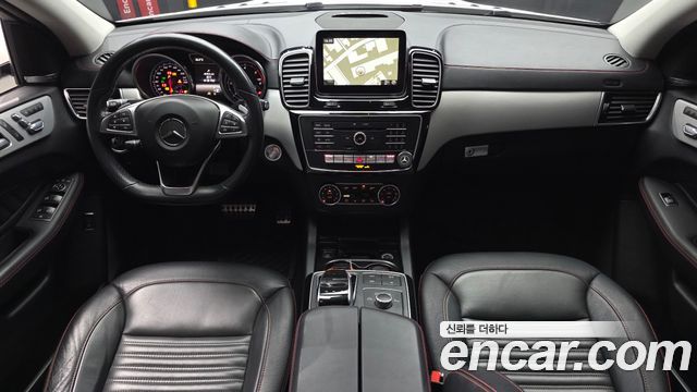 Mercedes-Benz GLE-Class 2017 — photo 10