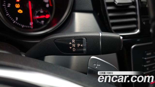 Mercedes-Benz GLE-Class 2017 — photo 12