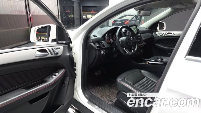 Mercedes-Benz GLE-Class 2017 — photo 13