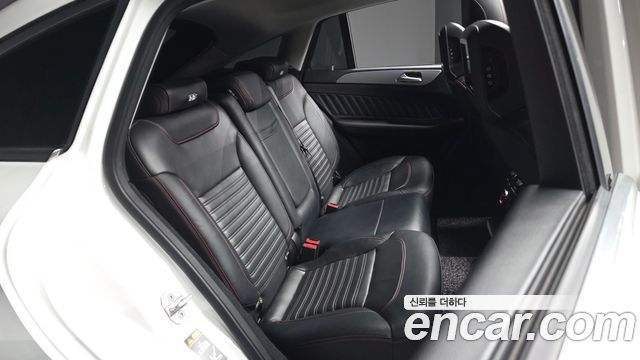 Mercedes-Benz GLE-Class 2017 — photo 18