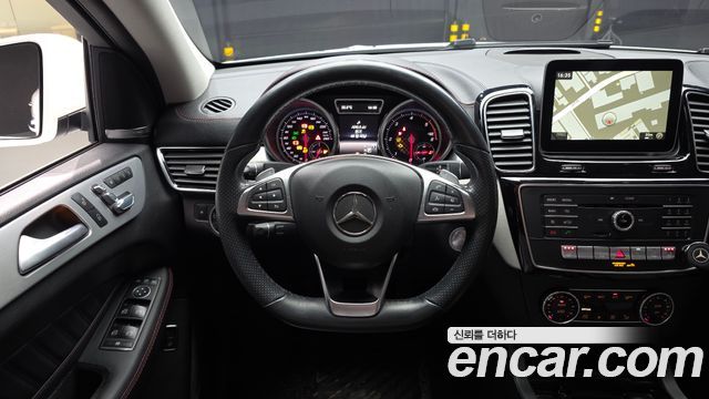 Mercedes-Benz GLE-Class 2017 — photo 19