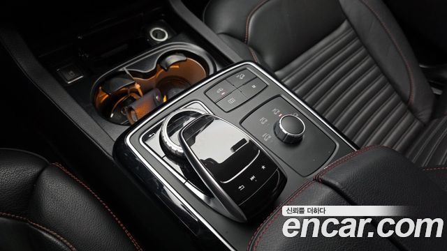 Mercedes-Benz GLE-Class 2017 — photo 28