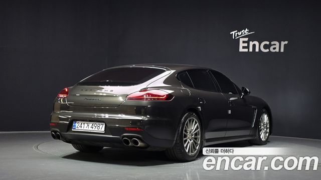 Porsche Panamera 2014 — photo 2