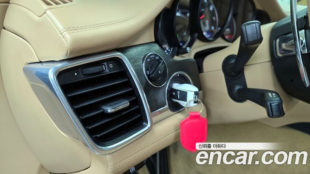 Porsche Panamera 2014 — photo 17