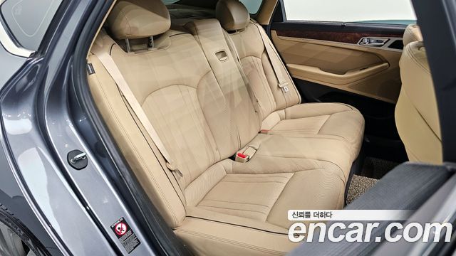 Hyundai Genesis 2015 — photo 18