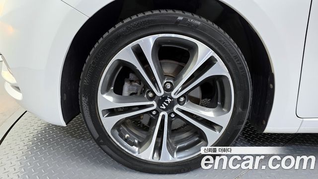 Kia K3 2014 — photo 5