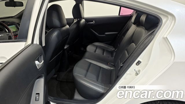 Kia K3 2014 — photo 12