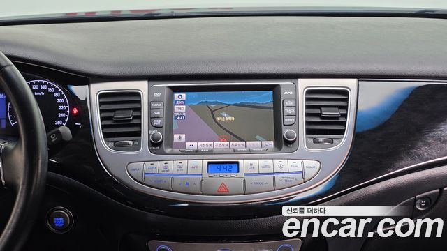 Hyundai Genesis 2014 — photo 16