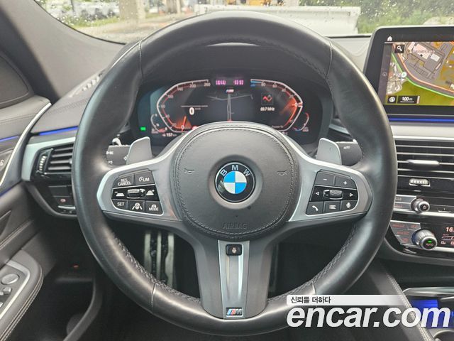 BMW Gran Turismo 2023 — photo 9