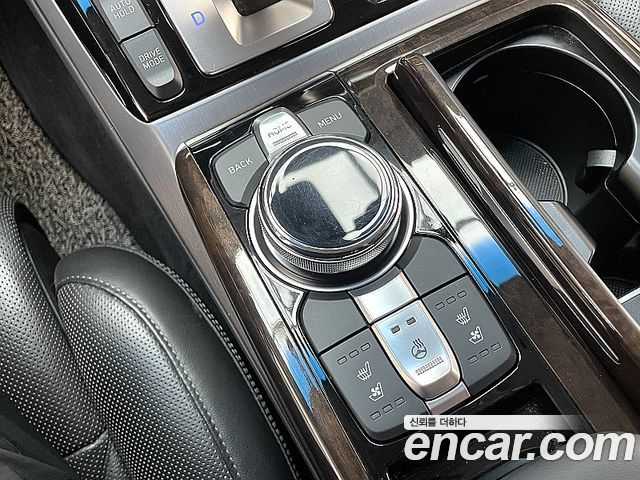 Genesis EQ900 2016 — photo 16