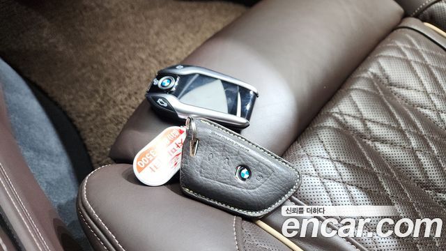 BMW 7-Series 2020 — photo 15