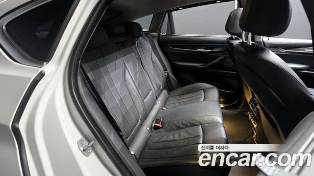 BMW X6 2018 — photo 17