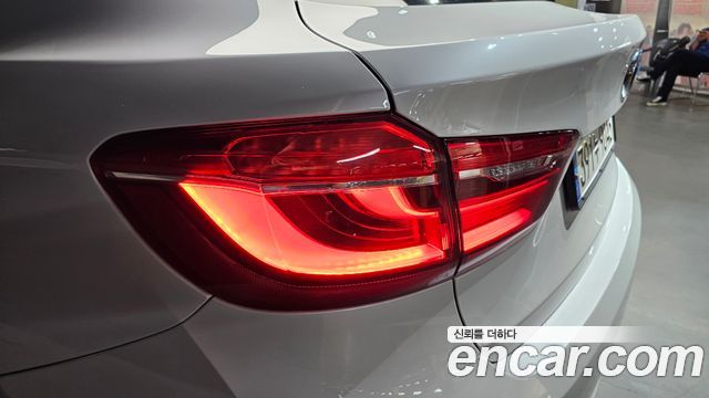 BMW X6 2018 — photo 9