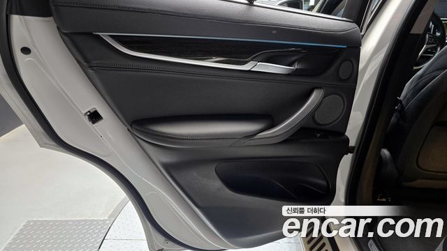 BMW X6 2018 — photo 15