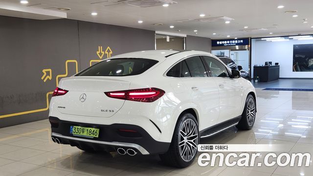 Mercedes-Benz GLE-Class 2025 — photo 4