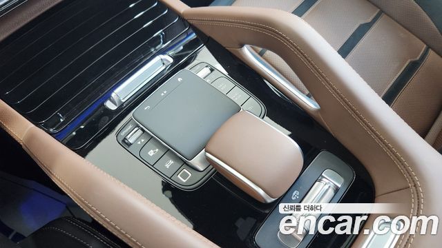 Mercedes-Benz GLE-Class 2025 — photo 9