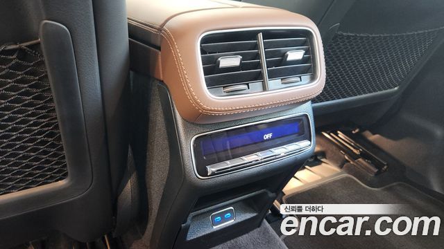Mercedes-Benz GLE-Class 2025 — photo 17