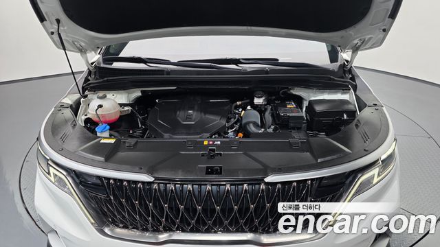 Kia Canival 2023 — photo 6
