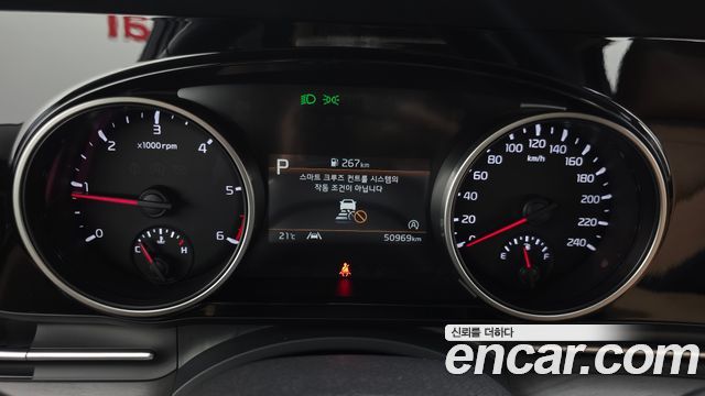Kia Canival 2023 — photo 11