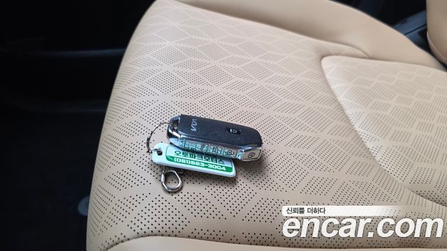 Kia Canival 2023 — photo 24