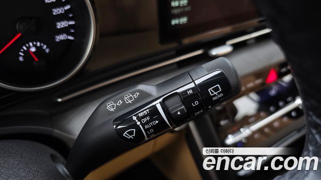 Kia Canival 2023 — photo 26