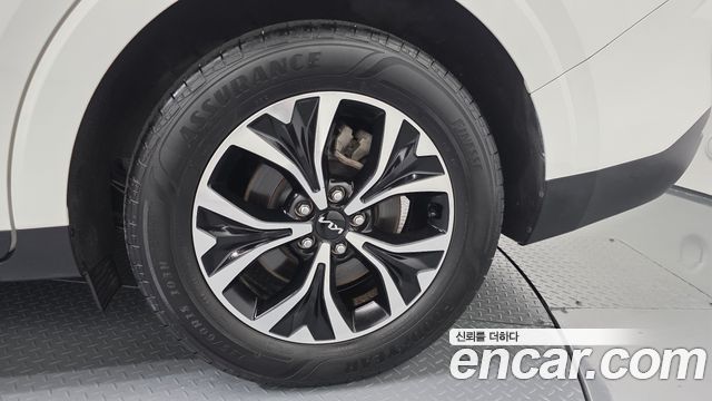 Kia Canival 2023 — photo 7