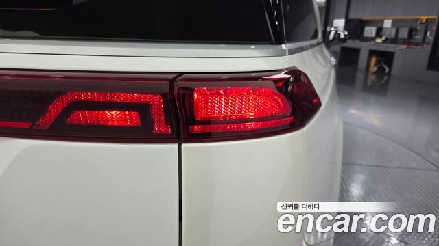 Kia Canival 2023 — photo 9