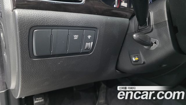 Hyundai Genesis 2012 — photo 17