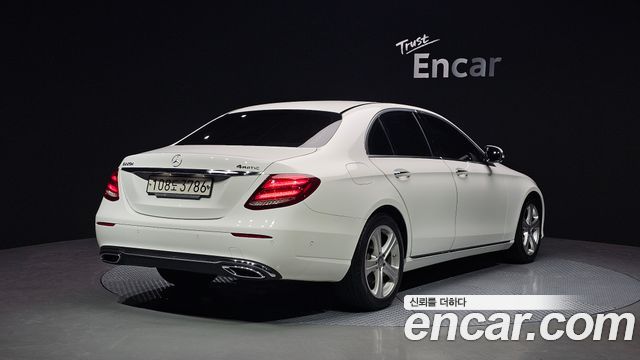 Mercedes-Benz E-Class 2017 — photo 2