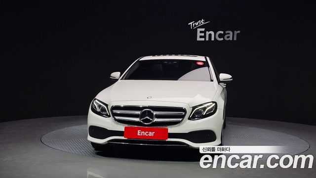 Mercedes-Benz E-Class 2017 — photo 3