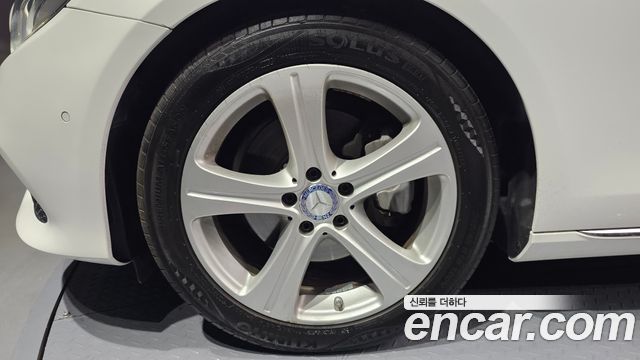 Mercedes-Benz E-Class 2017 — photo 5
