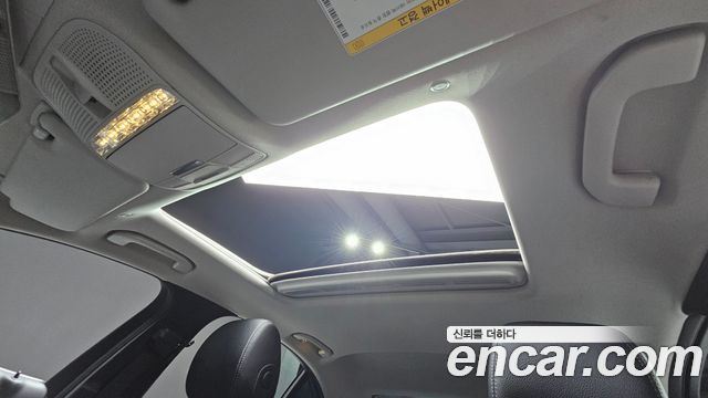 Mercedes-Benz E-Class 2017 — photo 12