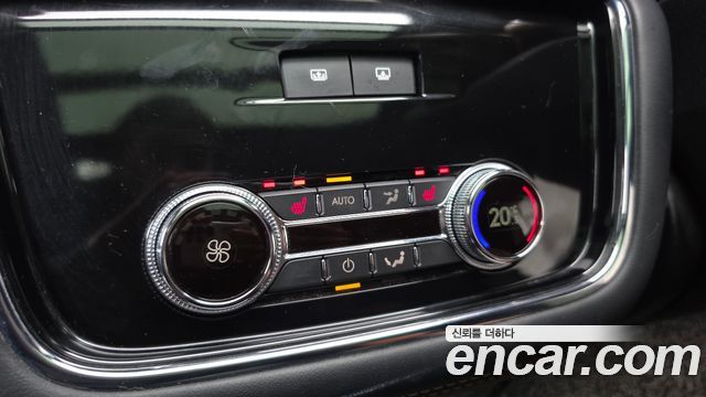Lincoln Navigator 2021 — photo 17
