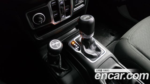 Jeep Wrangler 2020 — photo 9
