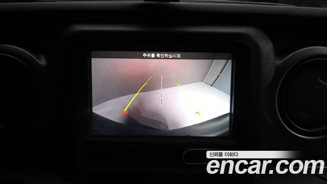 Jeep Wrangler 2020 — photo 16