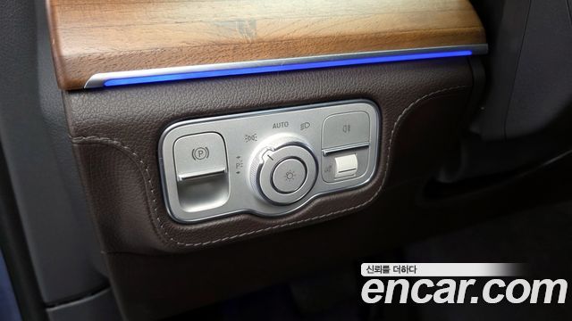 Mercedes-Benz GLE-Class 2019 — photo 29