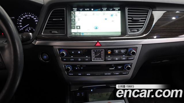 Genesis G80 2017 — photo 20