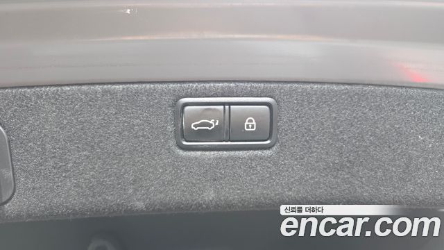 Genesis G80 2017 — photo 24