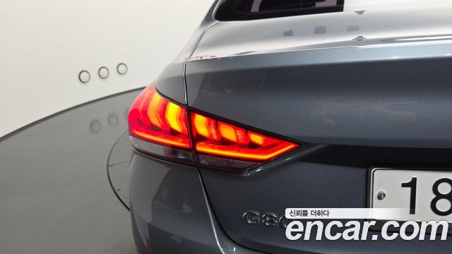 Genesis G80 2017 — photo 9