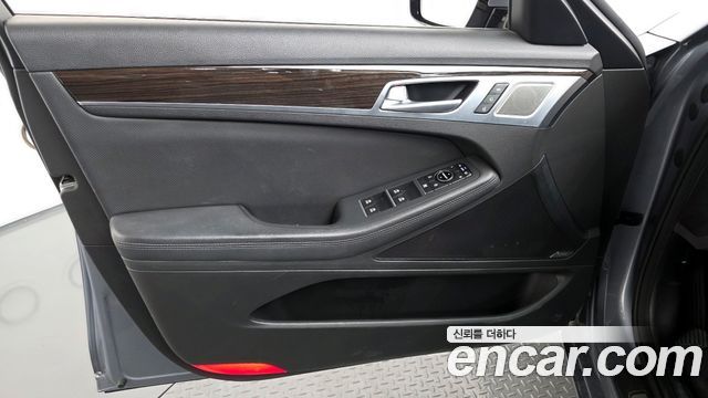 Genesis G80 2017 — photo 14