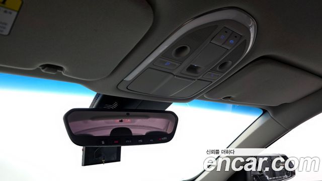 Genesis G80 2017 — photo 28