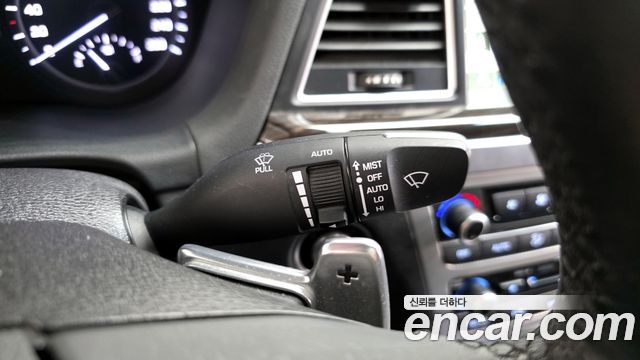 Genesis G80 2017 — photo 37