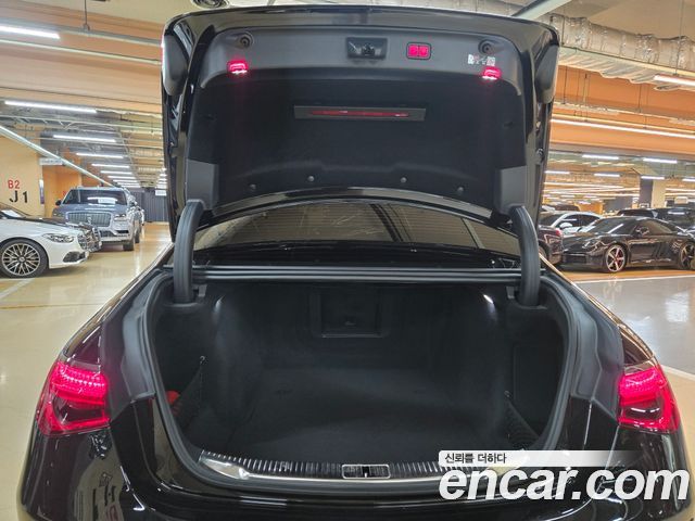 Mercedes-Benz S-Class 2025 — photo 4