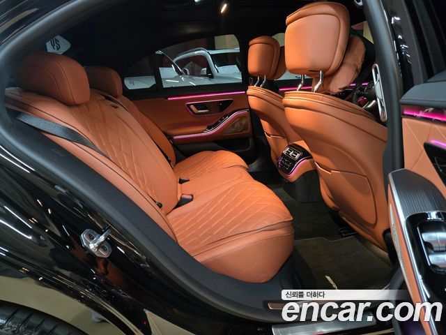 Mercedes-Benz S-Class 2025 — photo 6